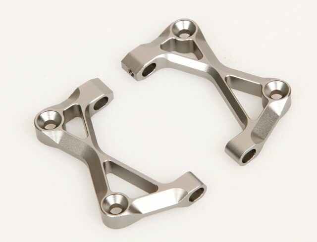 Serpent Suspension bracket front alu 2011 (2) SER903381 - 903381 - expresní doprava