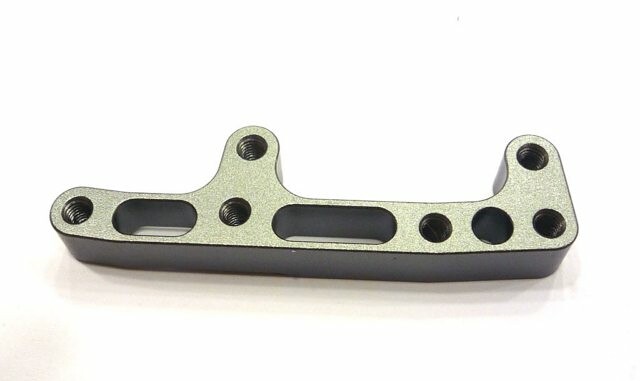 Serpent Engine mount Lw fr alu SER804127 - 804127 - expresní doprava