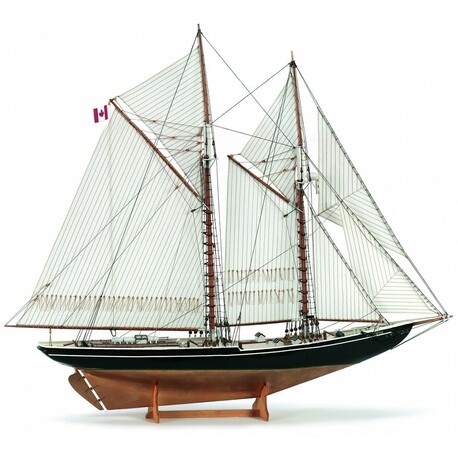 Bluenose II racing schooner 1: 100