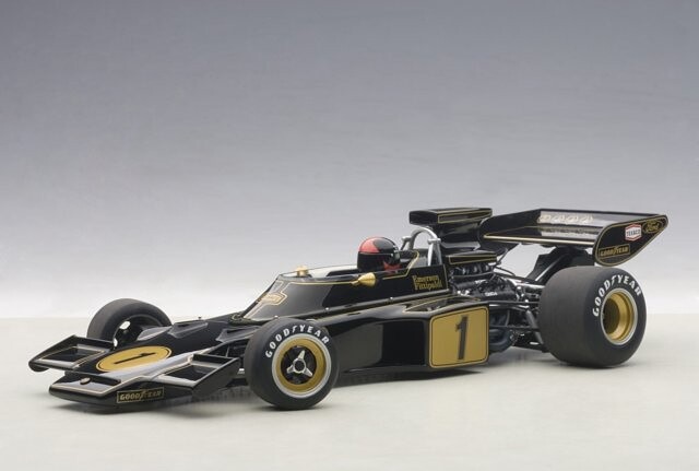 AUTOart 1:18 Lotus 72E 1973 E.Fittipaldi 1 (s figurkou řidiče) - 87328 - expresní doprava