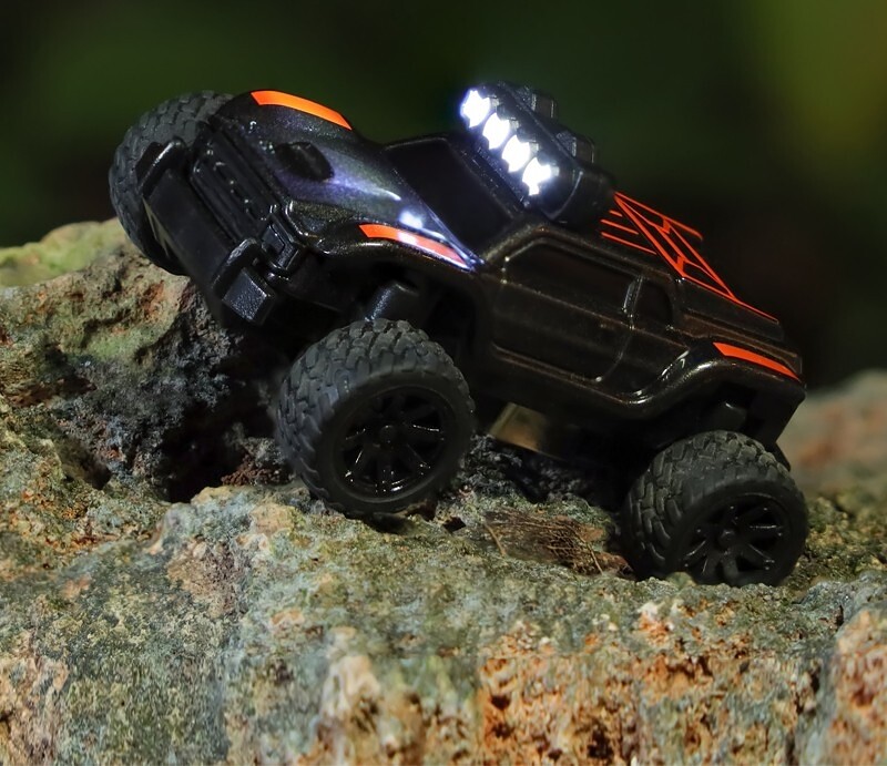 TURBO RACING 1/76 C81 Off-Road RC Car RTR (černá s oranžovým pruhem) - TB-C81-BK - expresní doprava