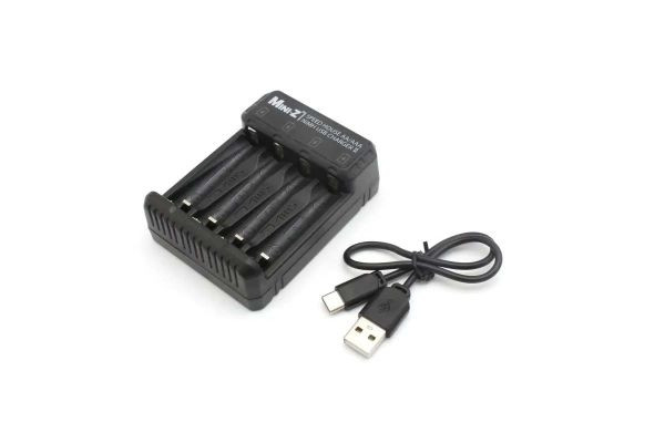 Kyosho Speed House USB Charger 2 Mini-Z (AA-AAA) - K.72211 - expresní doprava